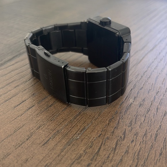 Nixon Watch - Picture 6 of 9